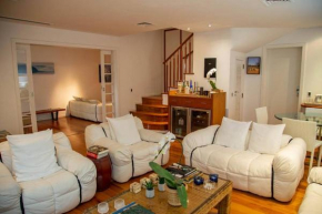 casa linda com piscina, sauna e banheira